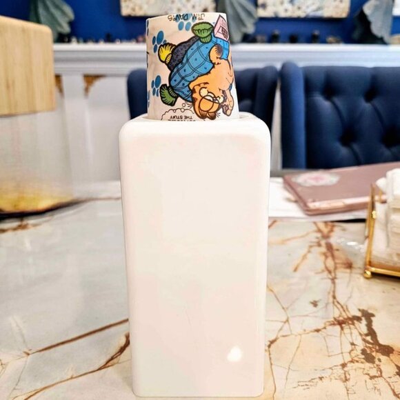 Vintage Garfield 5oz Cup Dispenser With 3 Garfield Paper Cups - Picture 4 of 5